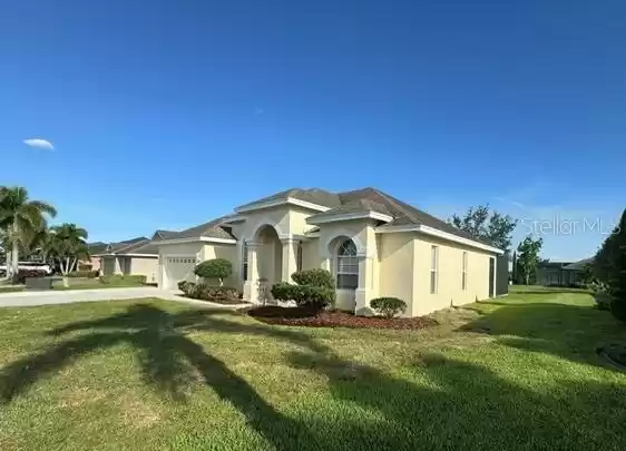 4442 MANDOLIN BOULEVARD, WINTER HAVEN, Florida 33884, 4 Bedrooms Bedrooms, ,3 BathroomsBathrooms,Residential,For Sale,MANDOLIN,MFRT3526085