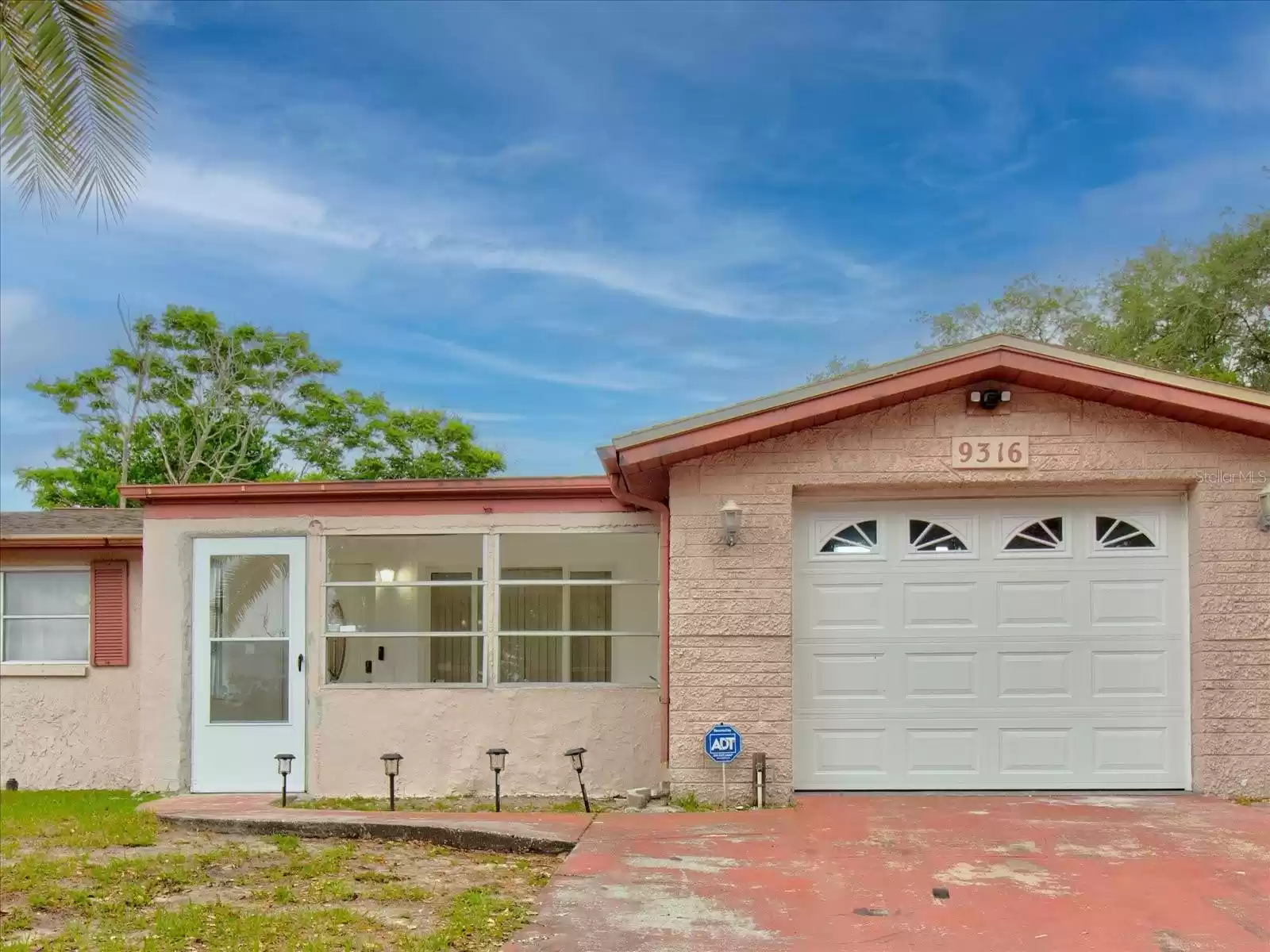 9316 MARK TWAIN LANE, PORT RICHEY, Florida 34668, 2 Bedrooms Bedrooms, ,2 BathroomsBathrooms,Residential,For Sale,MARK TWAIN,MFRU8242936