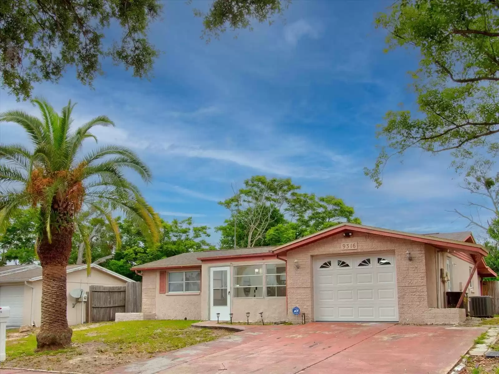 9316 MARK TWAIN LANE, PORT RICHEY, Florida 34668, 2 Bedrooms Bedrooms, ,2 BathroomsBathrooms,Residential,For Sale,MARK TWAIN,MFRU8242936