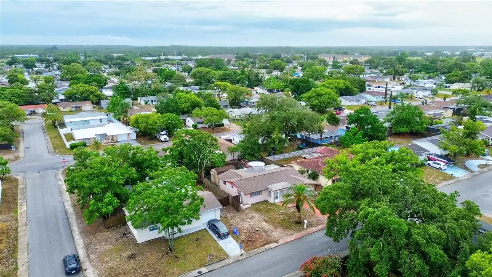 9316 MARK TWAIN LANE, PORT RICHEY, Florida 34668, 2 Bedrooms Bedrooms, ,2 BathroomsBathrooms,Residential,For Sale,MARK TWAIN,MFRU8242936