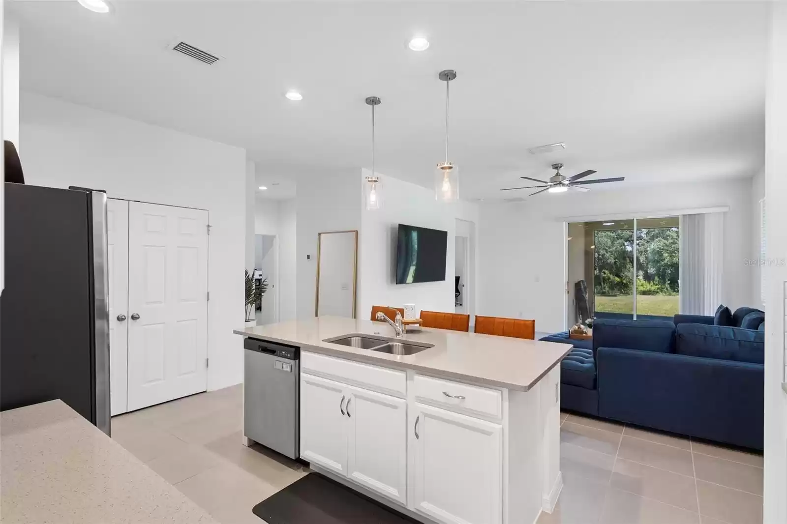 653 JUPITER BEACH ROAD, GROVELAND, Florida 34736, 3 Bedrooms Bedrooms, ,2 BathroomsBathrooms,Residential,For Sale,JUPITER BEACH,MFRO6206220