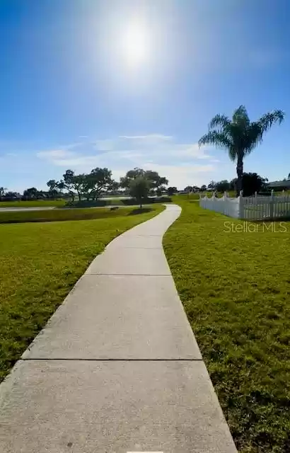 550 REDDICKS CIRCLE, WINTER HAVEN, Florida 33884, 3 Bedrooms Bedrooms, ,2 BathroomsBathrooms,Residential,For Sale,REDDICKS,MFRO6208753