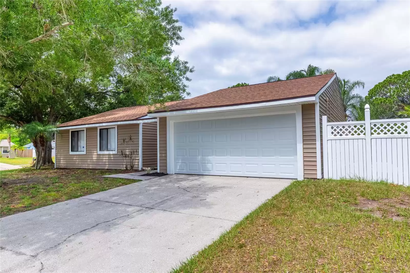 102 SHOREVIEW LANE, OLDSMAR, Florida 34677, 3 Bedrooms Bedrooms, ,2 BathroomsBathrooms,Residential,For Sale,SHOREVIEW,MFRU8234172