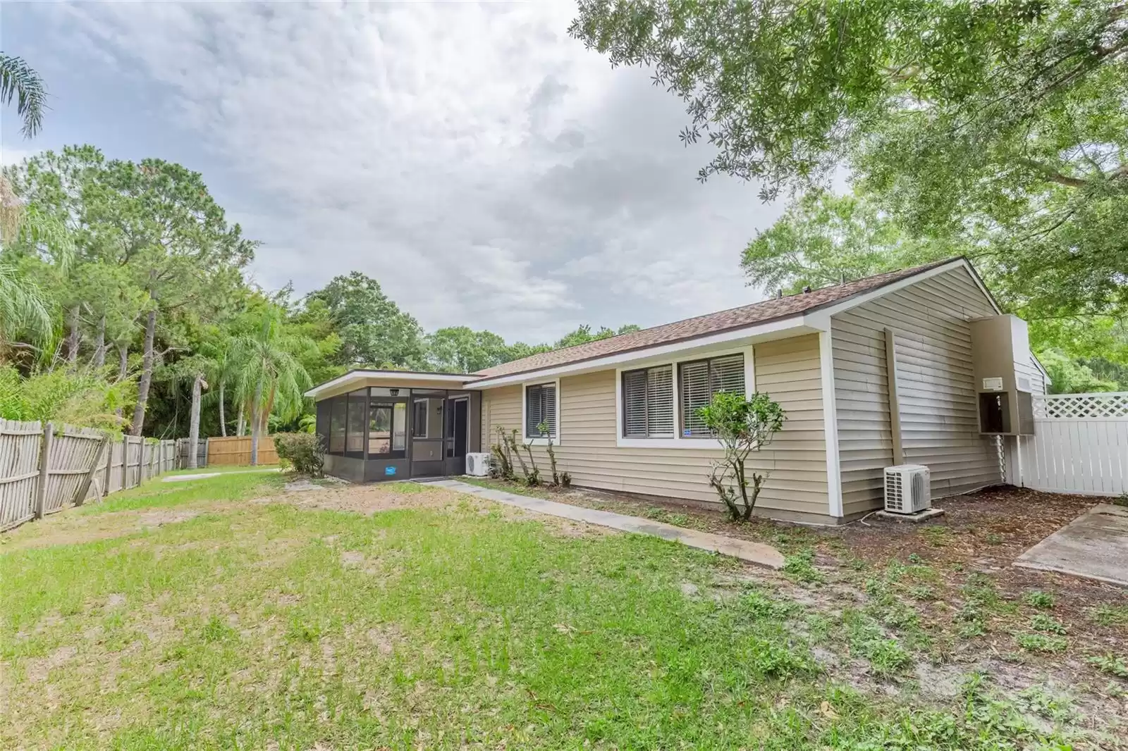 102 SHOREVIEW LANE, OLDSMAR, Florida 34677, 3 Bedrooms Bedrooms, ,2 BathroomsBathrooms,Residential,For Sale,SHOREVIEW,MFRU8234172