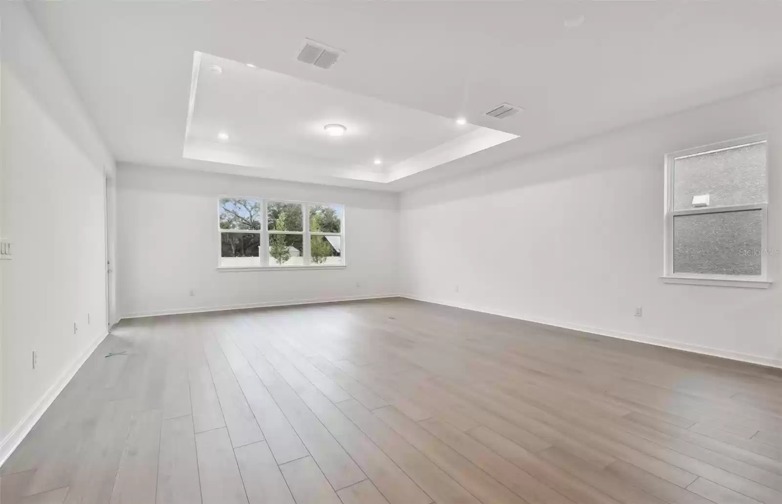 Spacious Gathering Room w/Tray Ceiling