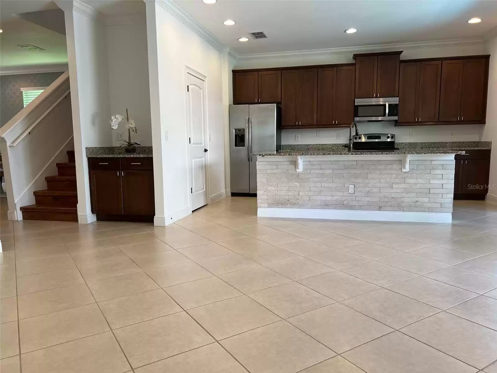 390 LASSO DRIVE, KISSIMMEE, Florida 34747, 5 Bedrooms Bedrooms, ,5 BathroomsBathrooms,Residential,For Sale,LASSO,MFRO6208845