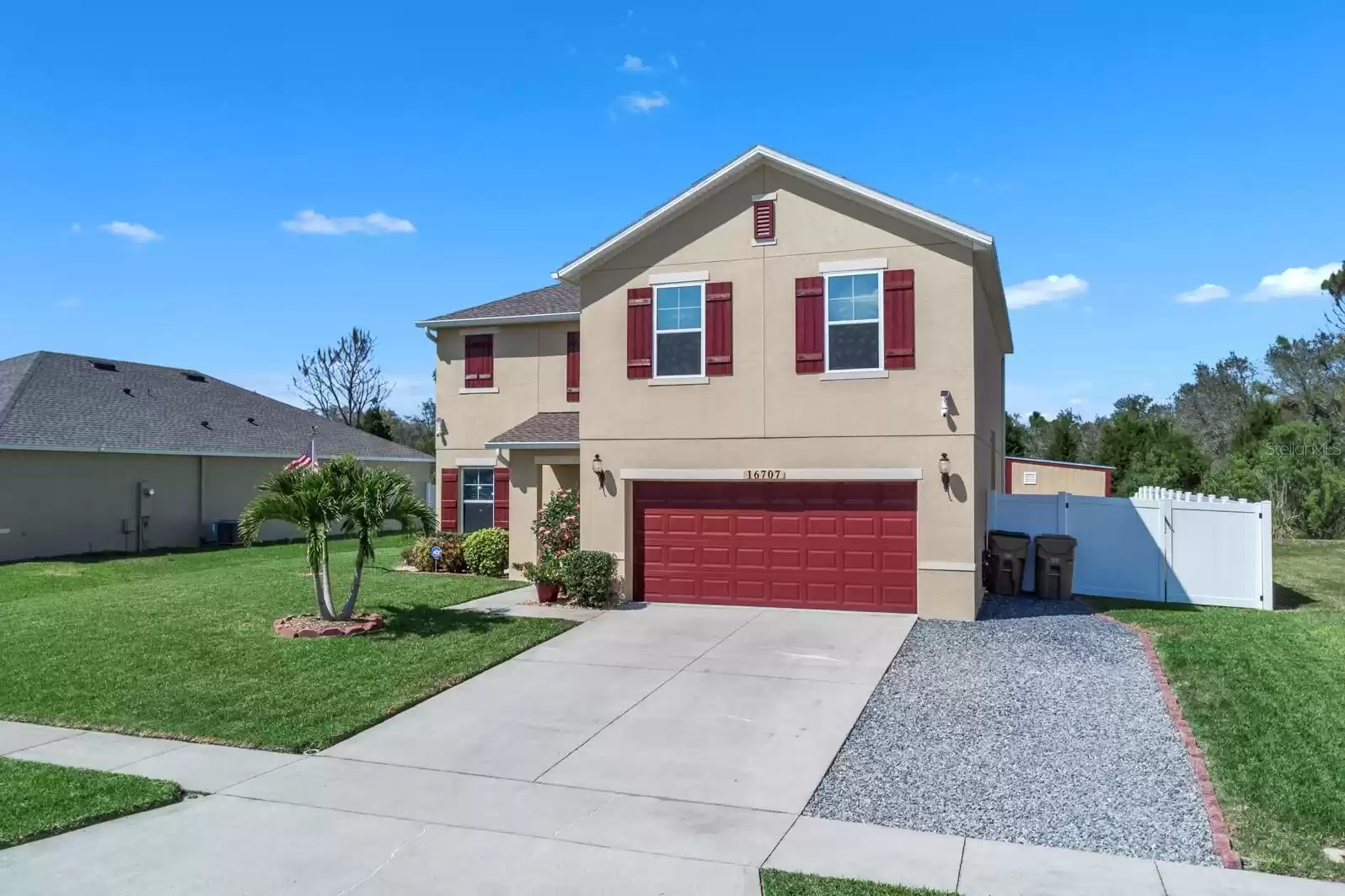 16707 BROADFORD LANE, CLERMONT, Florida 34714, 4 Bedrooms Bedrooms, ,2 BathroomsBathrooms,Residential,For Sale,BROADFORD,MFRO6210025