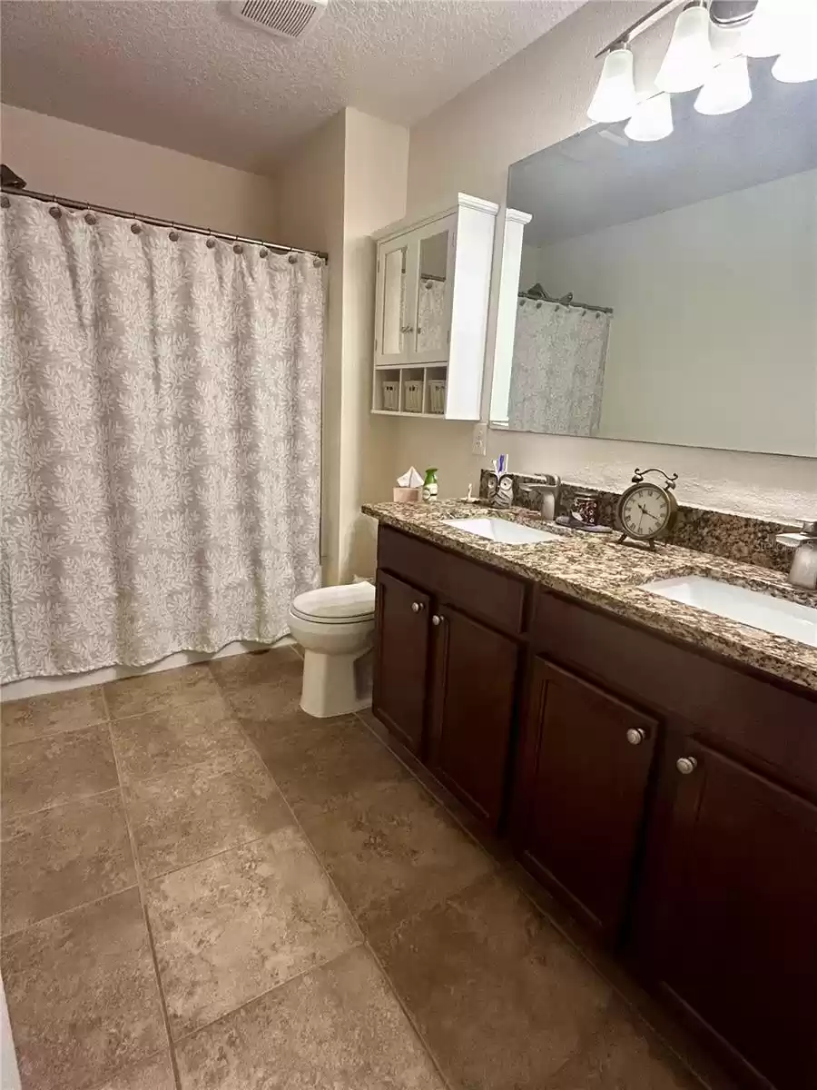 16707 BROADFORD LANE, CLERMONT, Florida 34714, 4 Bedrooms Bedrooms, ,2 BathroomsBathrooms,Residential,For Sale,BROADFORD,MFRO6210025