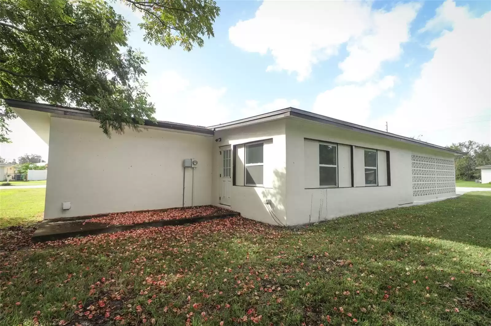 1509 GOLD TERRACE, DELTONA, Florida 32725, 4 Bedrooms Bedrooms, ,2 BathroomsBathrooms,Residential,For Sale,GOLD,MFRO6204713