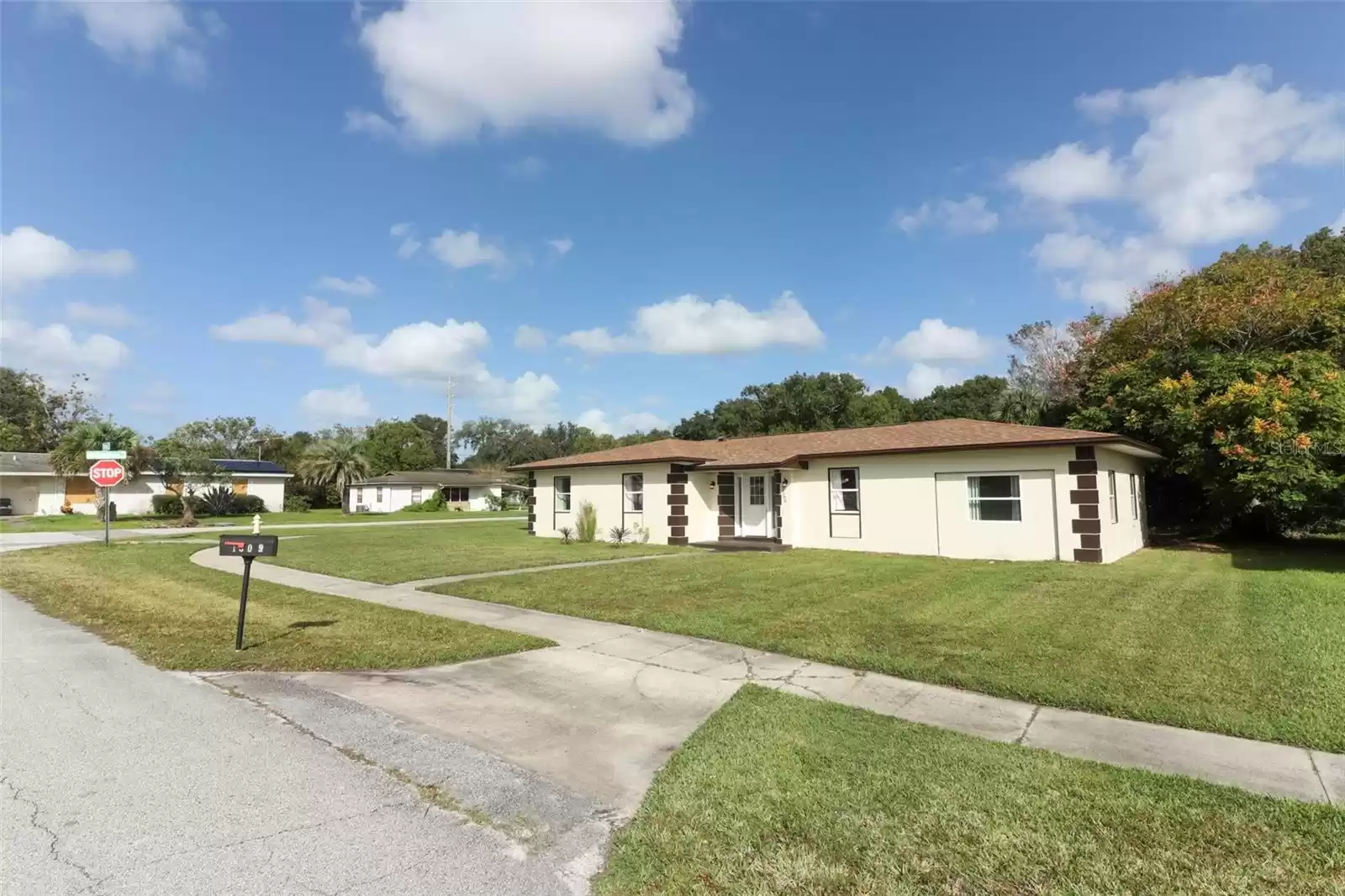 1509 GOLD TERRACE, DELTONA, Florida 32725, 4 Bedrooms Bedrooms, ,2 BathroomsBathrooms,Residential,For Sale,GOLD,MFRO6204713