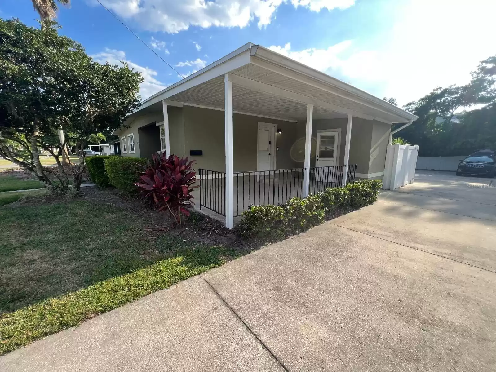 5037 LAKE HOWELL ROAD, WINTER PARK, Florida 32792, 4 Bedrooms Bedrooms, ,2 BathroomsBathrooms,Residential Lease,For Rent,LAKE HOWELL,MFRO6210849