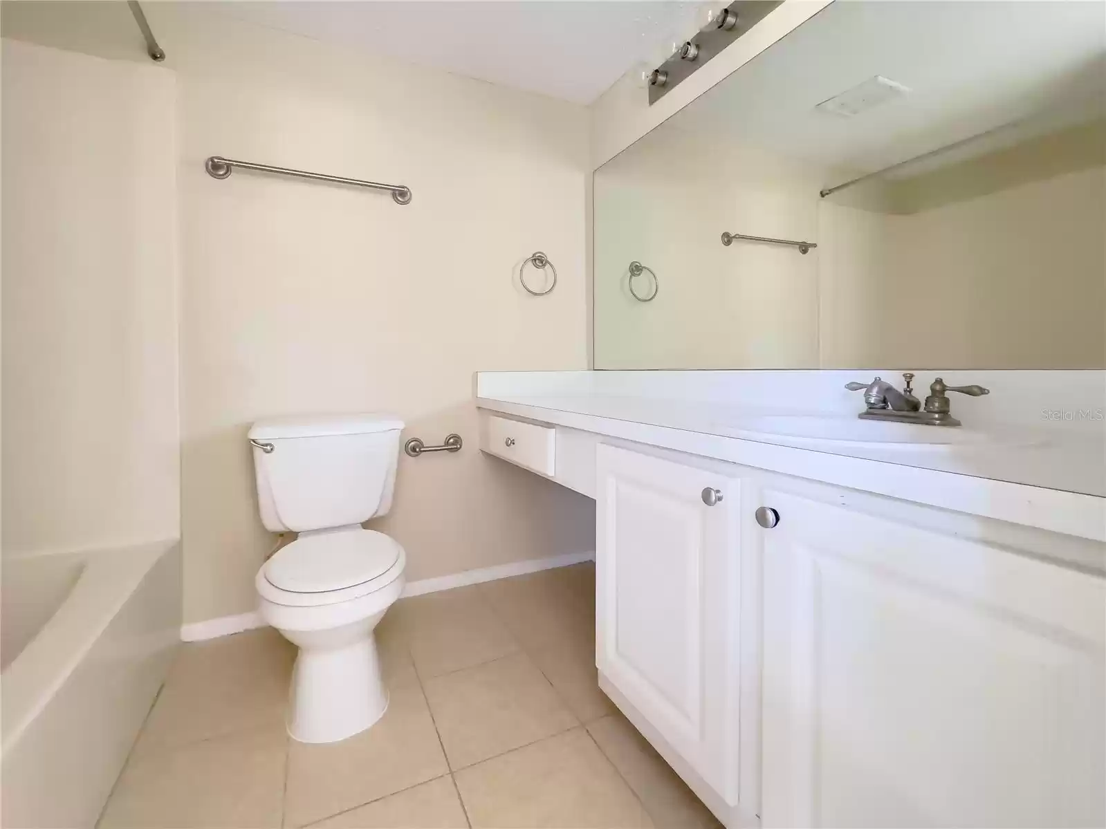 115 OYSTER BAY CIRCLE, ALTAMONTE SPRINGS, Florida 32701, 2 Bedrooms Bedrooms, ,2 BathroomsBathrooms,Residential,For Sale,OYSTER BAY,MFRO6202812