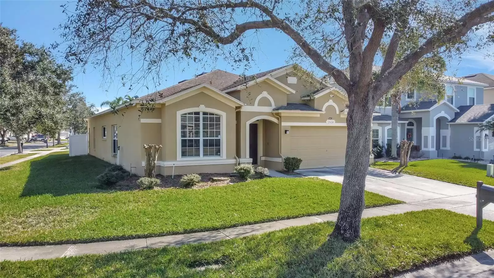 2524 DOVER GLEN CIRCLE, ORLANDO, Florida 32828, 4 Bedrooms Bedrooms, ,2 BathroomsBathrooms,Residential,For Sale,DOVER GLEN,MFRO6210251