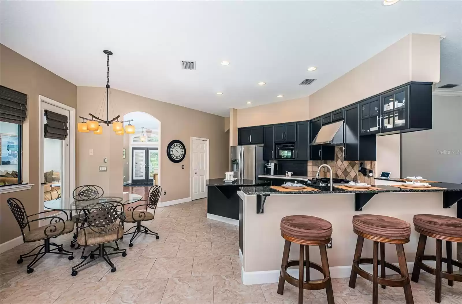 Kitchen Bar and Breakfast Nook