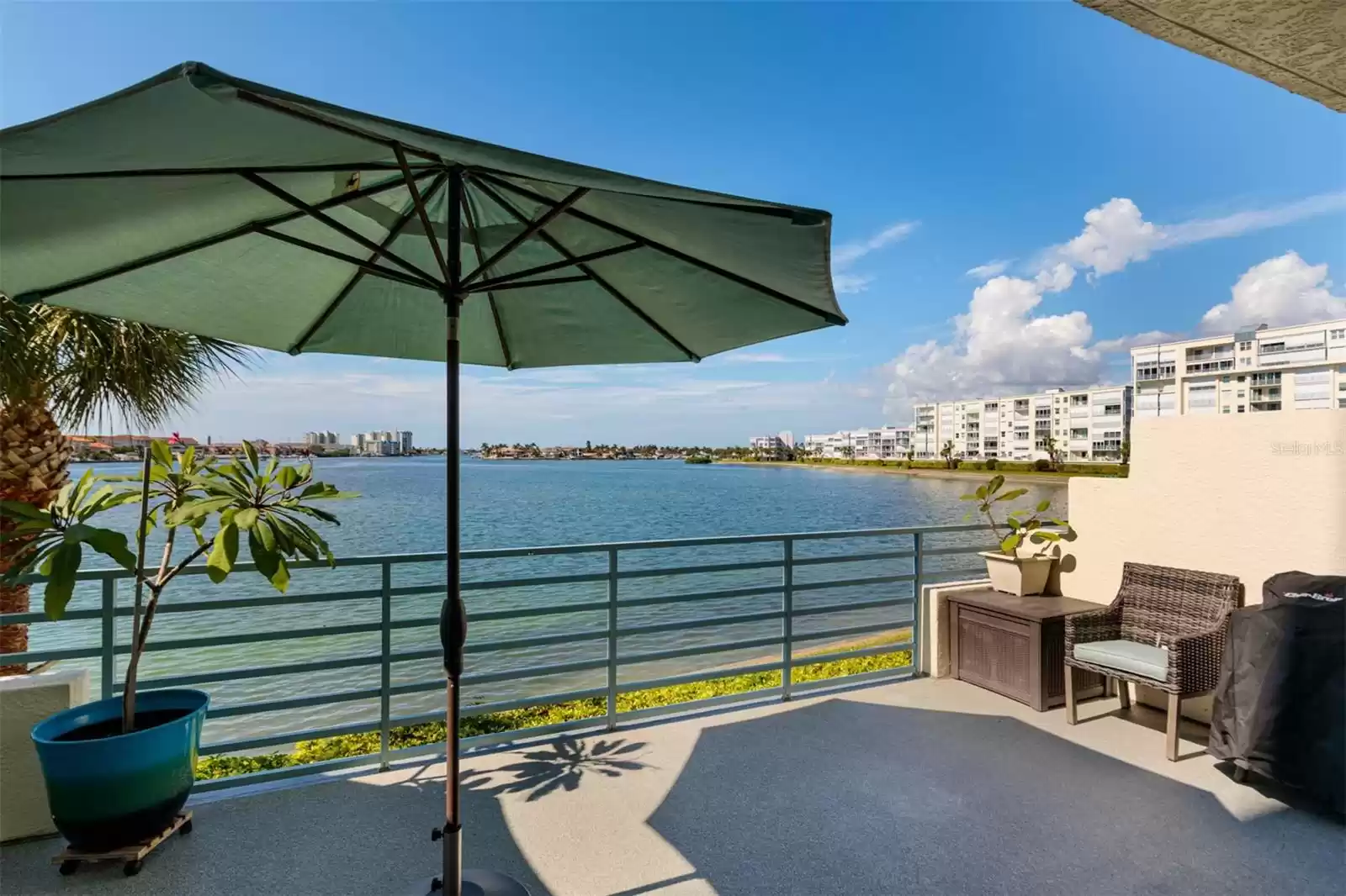 7922 SAILBOAT KEY BOULEVARD, SOUTH PASADENA, Florida 33707, 2 Bedrooms Bedrooms, ,2 BathroomsBathrooms,Residential,For Sale,SAILBOAT KEY,MFRU8216742