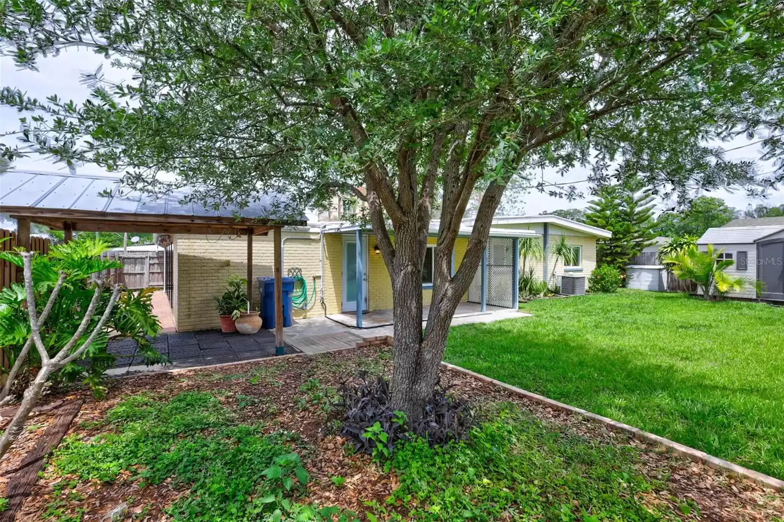 2918 SAINT JOHN STREET, TAMPA, Florida 33607, 3 Bedrooms Bedrooms, ,2 BathroomsBathrooms,Residential,For Sale,SAINT JOHN,MFRT3517148