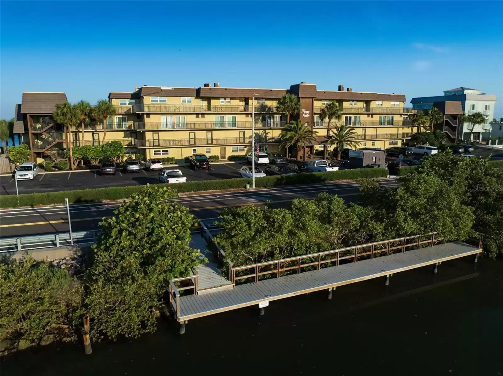 Enjoy the sunrise over the intracoastal waterway and the sunset on the beach horizon..