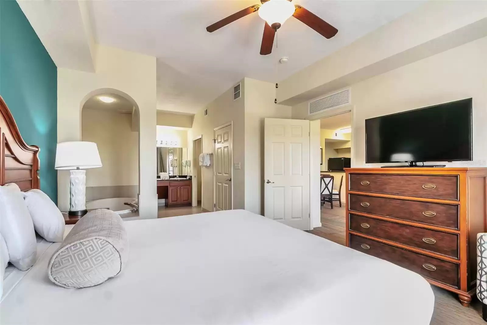 8125 RESORT VILLAGE DRIVE, ORLANDO, Florida 32821, 2 Bedrooms Bedrooms, ,2 BathroomsBathrooms,Residential,For Sale,RESORT VILLAGE,MFRO6211949