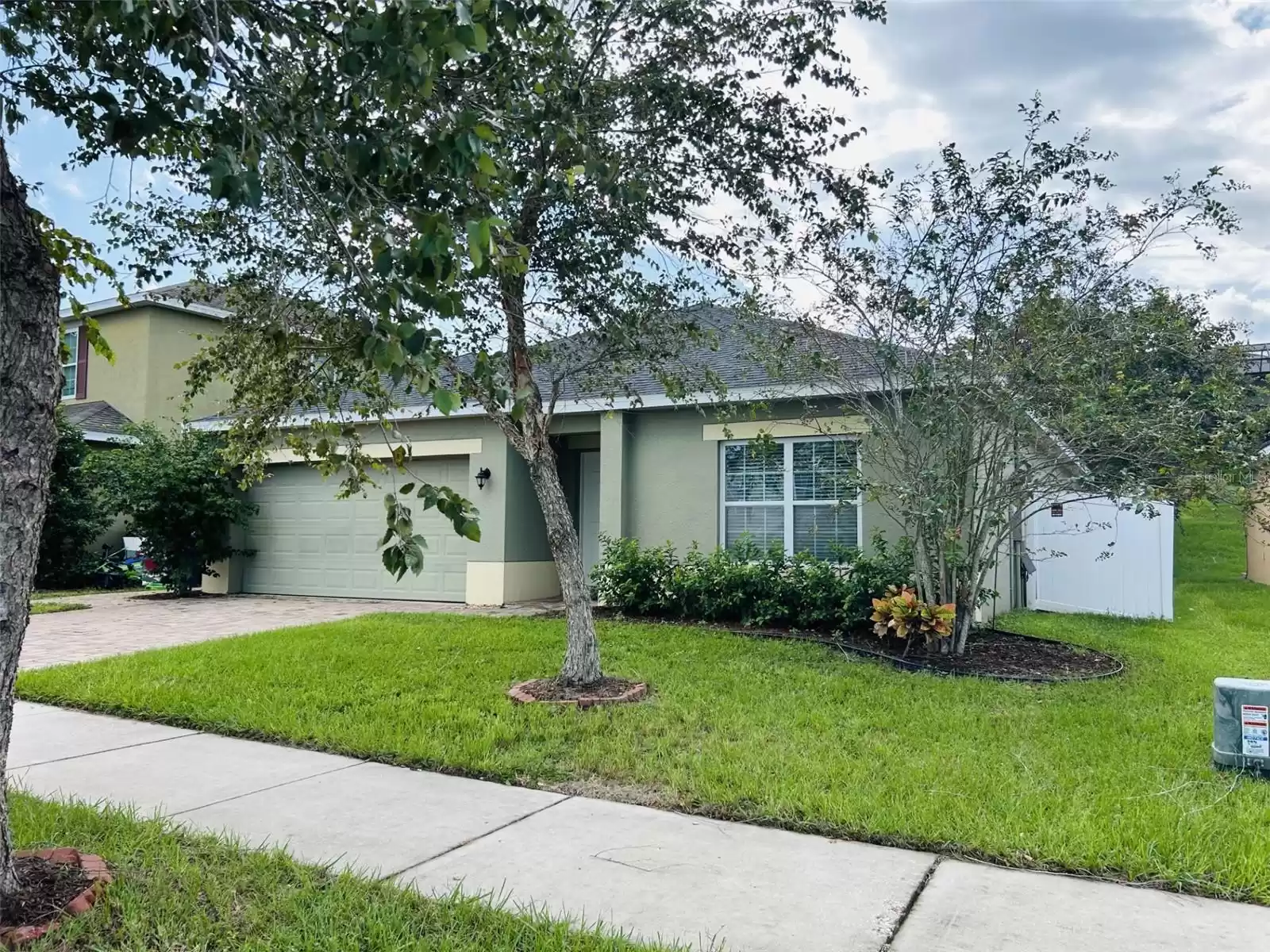 658 BLACK EAGLE DRIVE, GROVELAND, Florida 34736, 3 Bedrooms Bedrooms, ,2 BathroomsBathrooms,Residential,For Sale,BLACK EAGLE,MFRS5106034