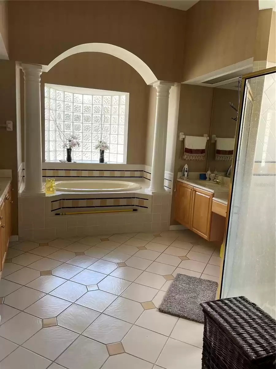 8814 PHILLIPS BAY DRIVE, ORLANDO, Florida 32836, 6 Bedrooms Bedrooms, ,4 BathroomsBathrooms,Residential Lease,For Rent,PHILLIPS BAY,MFRO6212077