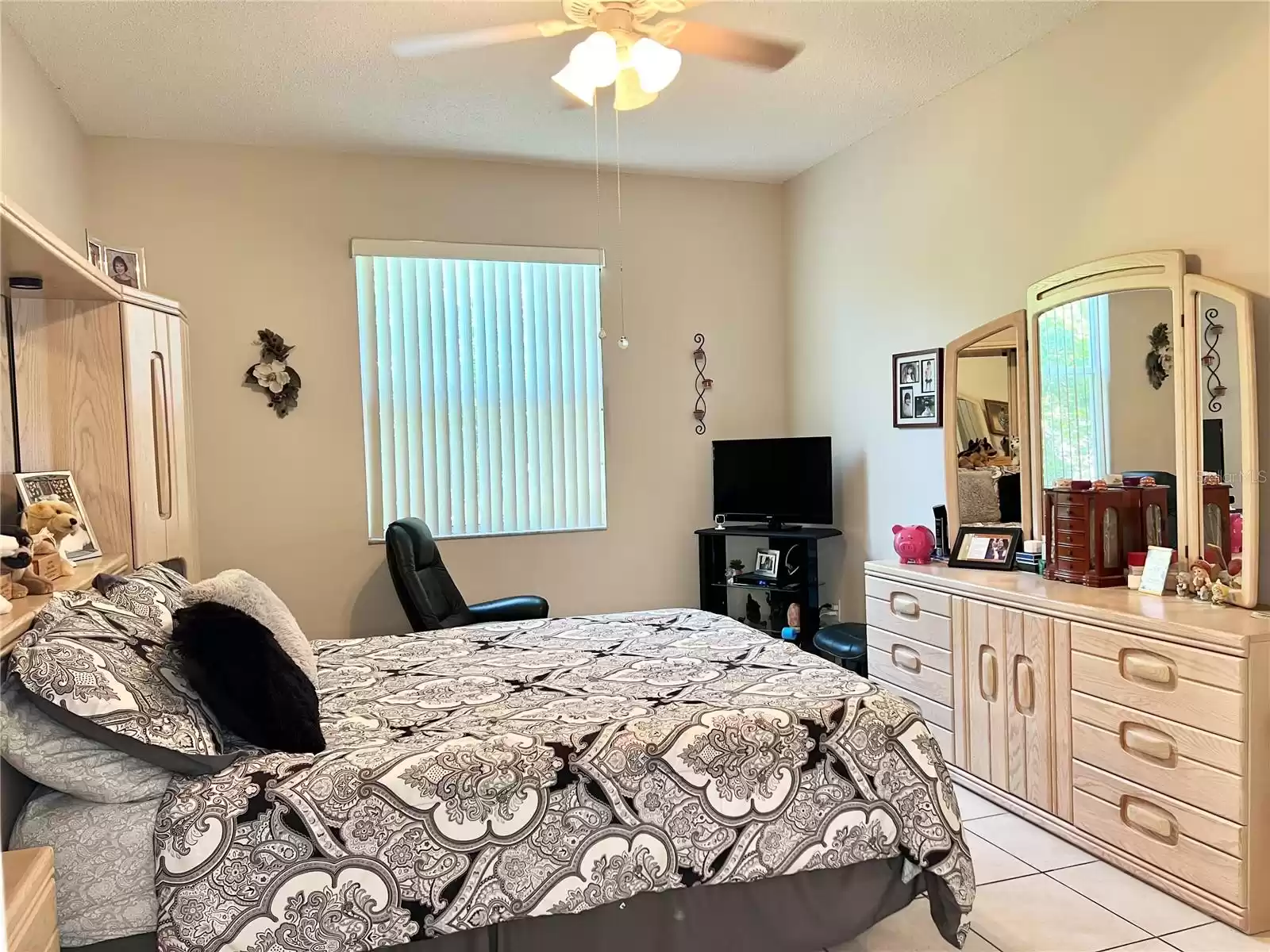 Primary Bedroom - Ceiling Fan