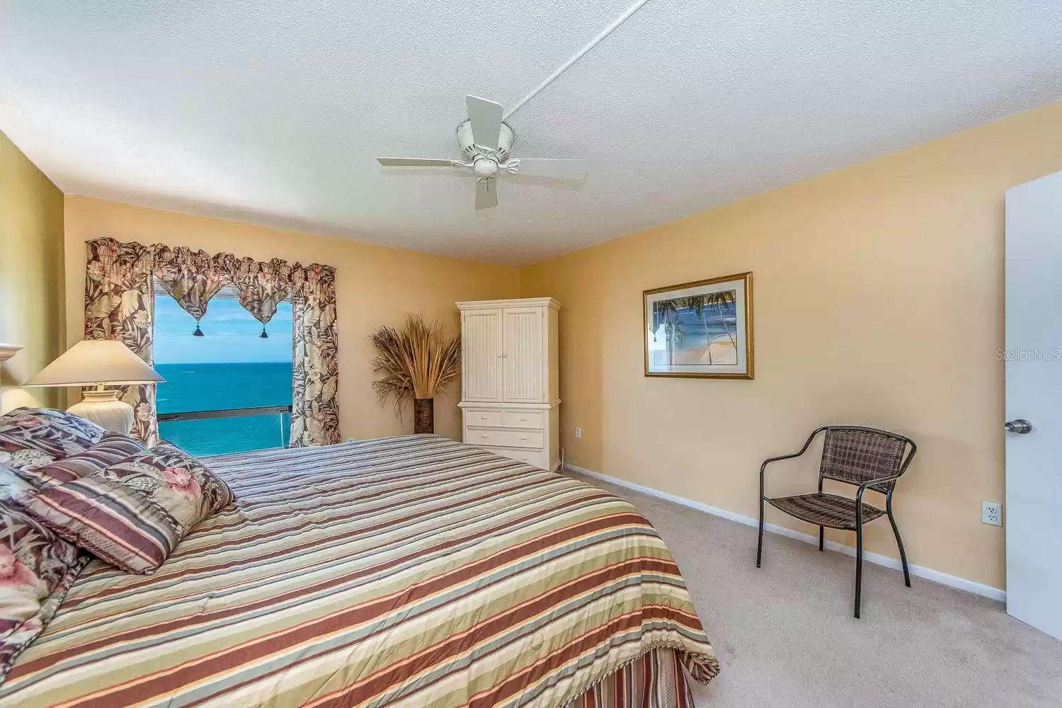 450 GULFVIEW BOULEVARD, CLEARWATER BEACH, Florida 33767, 2 Bedrooms Bedrooms, ,2 BathroomsBathrooms,Residential Lease,For Rent,GULFVIEW,MFRU8231144