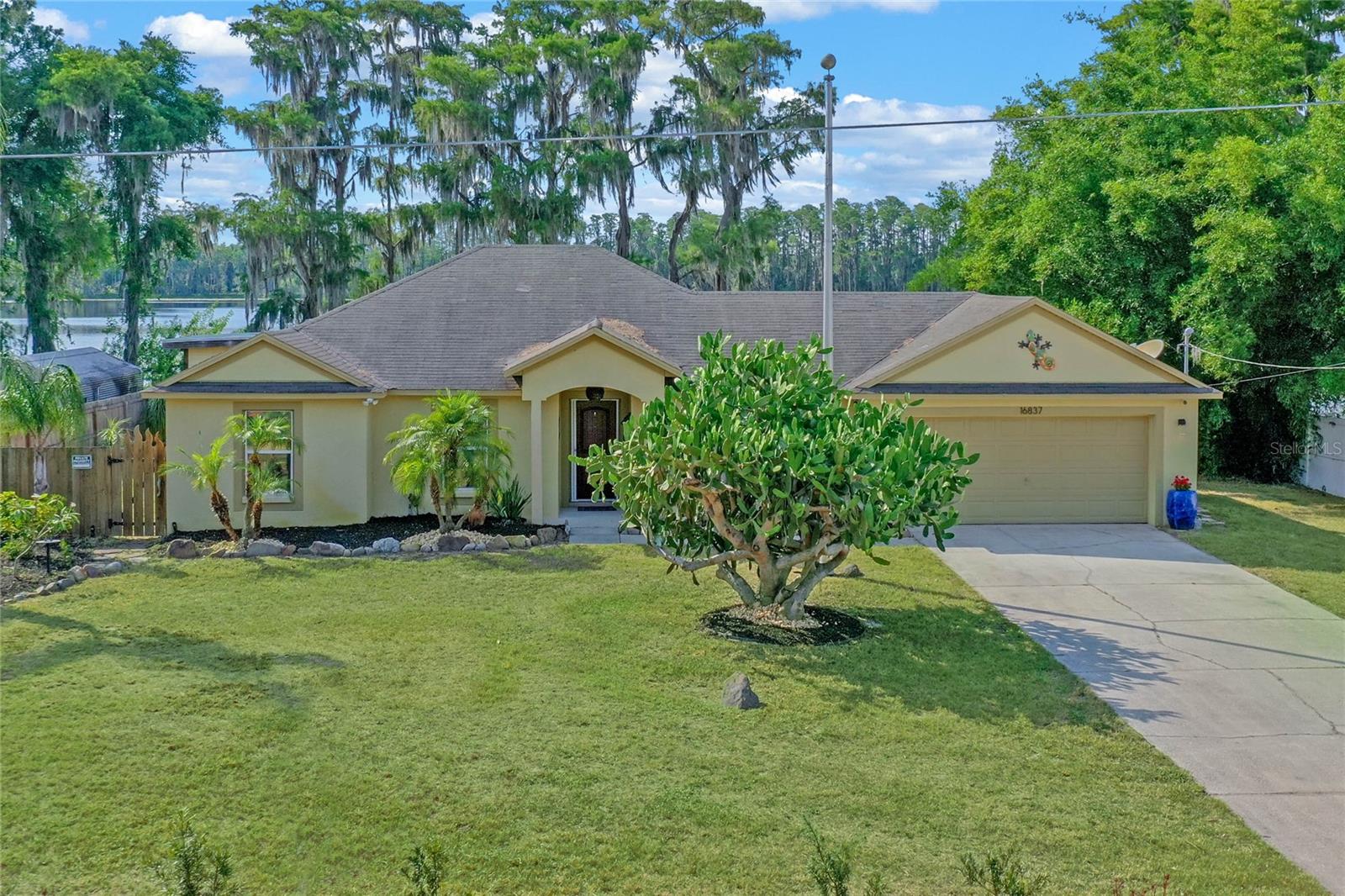 16837 ARROWHEAD BOULEVARD, WINTER GARDEN, Florida 34787, 3 Bedrooms Bedrooms, ,2 BathroomsBathrooms,Residential,For Sale,ARROWHEAD,MFRO6158461