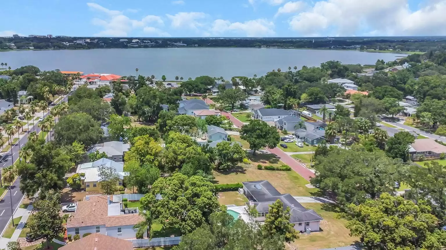 2505 DERBYSHIRE AVENUE, LAKELAND, Florida 33803, 3 Bedrooms Bedrooms, ,2 BathroomsBathrooms,Residential,For Sale,DERBYSHIRE,MFRL4945153