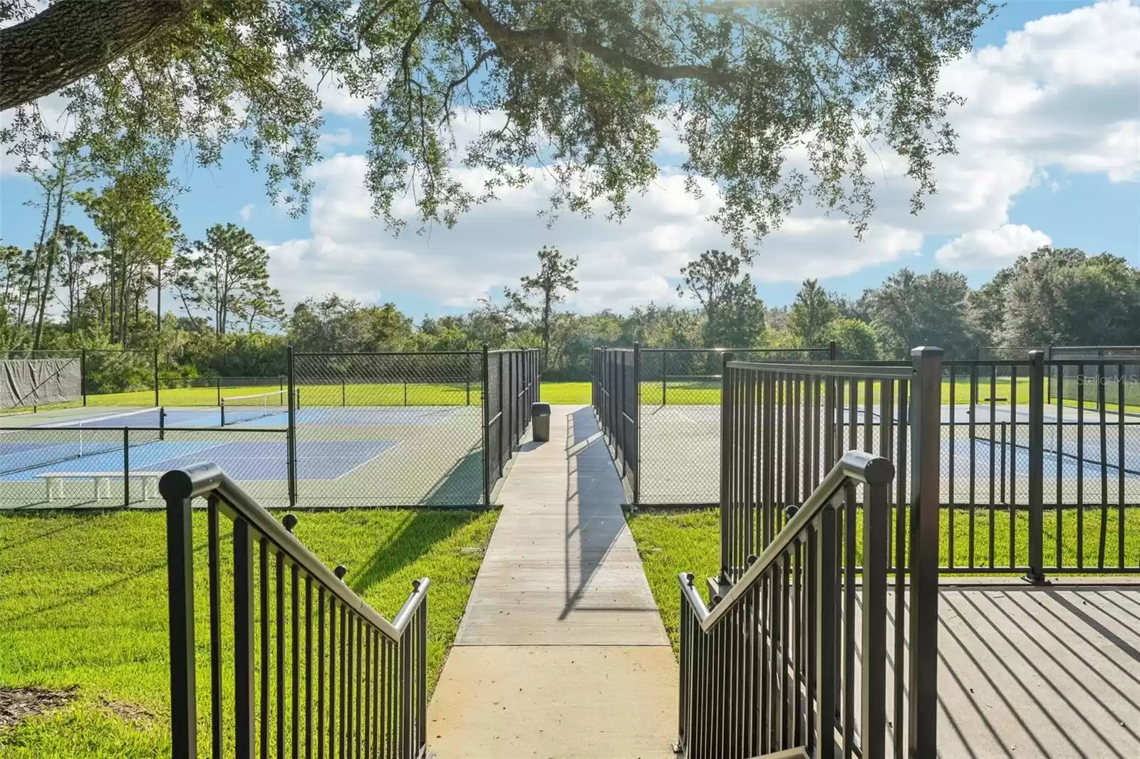 Community Club - tennis courts