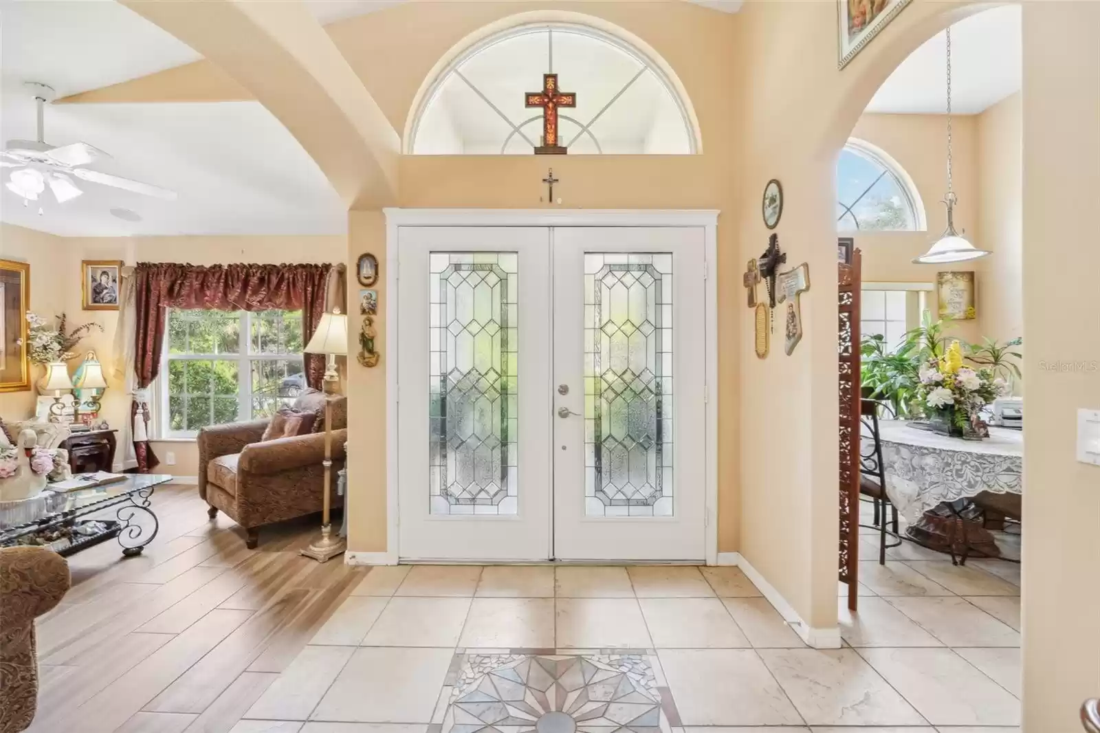 Foyer -  glass double door