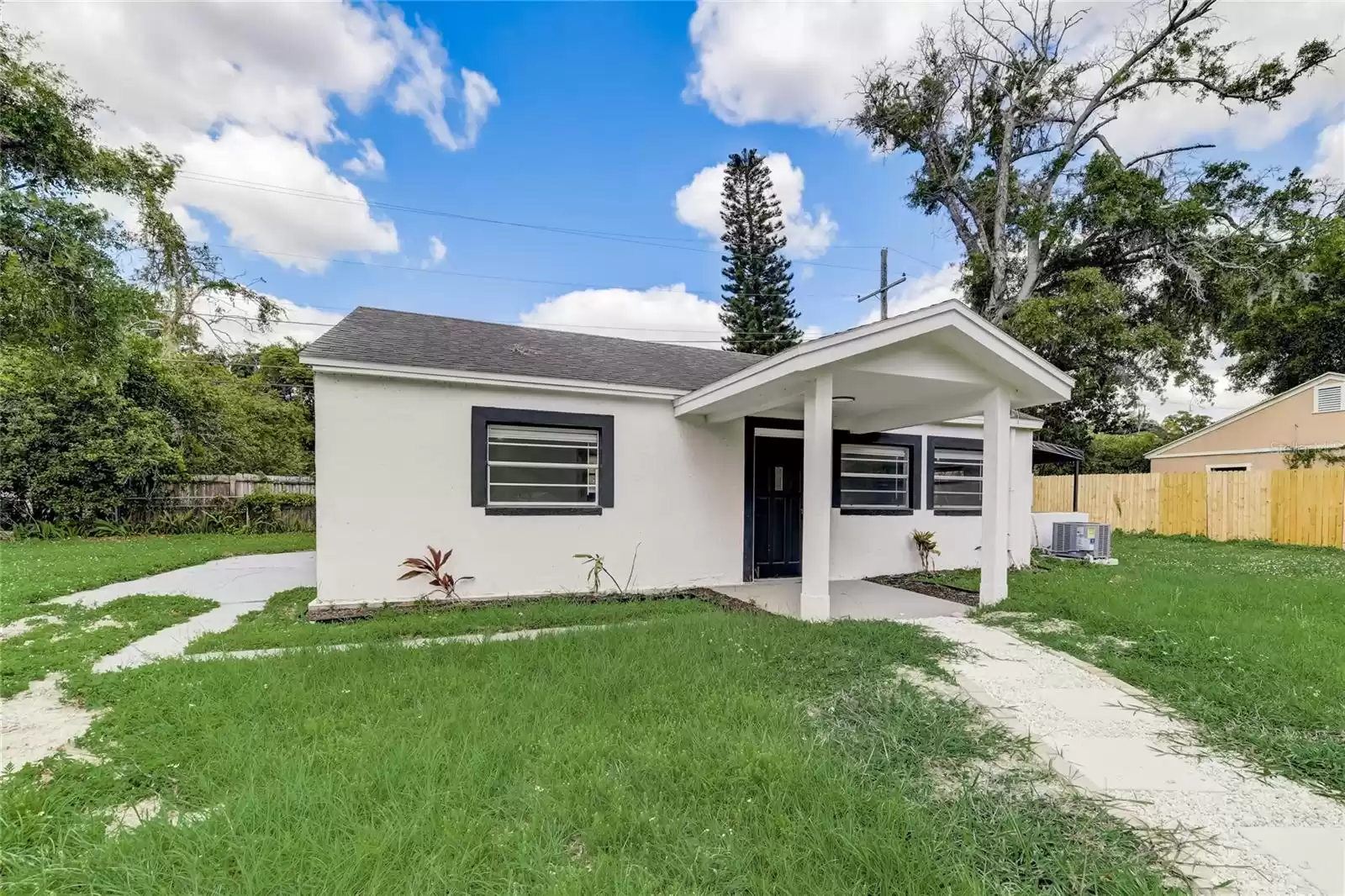 2600 CRYSTAL LAKE DRIVE, ORLANDO, Florida 32806, 2 Bedrooms Bedrooms, ,1 BathroomBathrooms,Residential Lease,For Rent,CRYSTAL LAKE,MFRO6212911