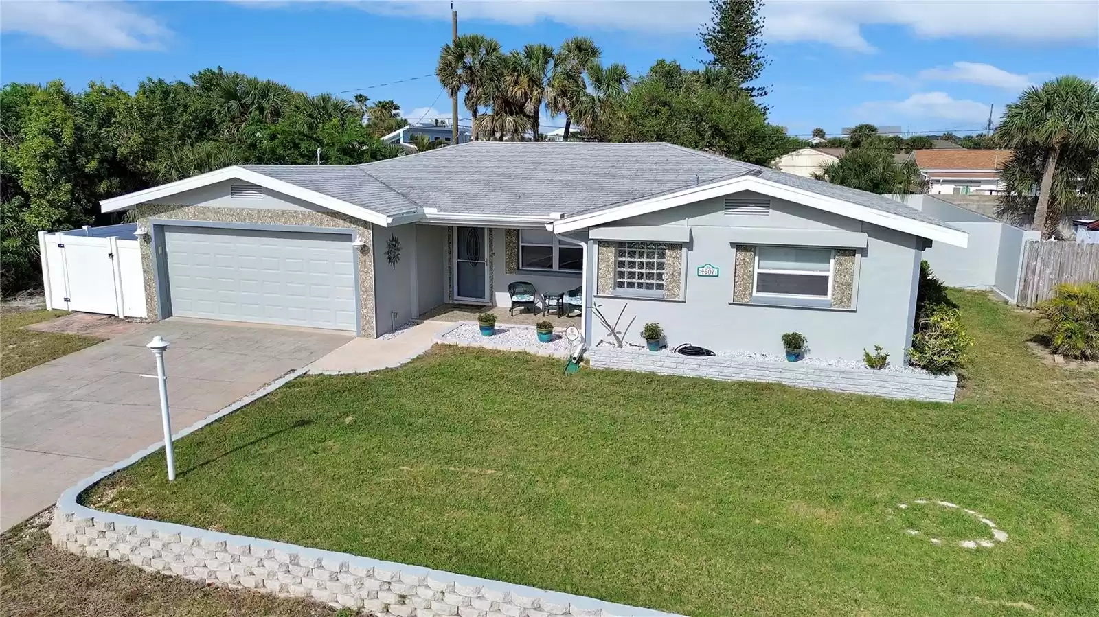 4607 DORIS DRIVE, NEW SMYRNA BEACH, Florida 32169, 2 Bedrooms Bedrooms, ,2 BathroomsBathrooms,Residential,For Sale,DORIS,MFRNS1081116