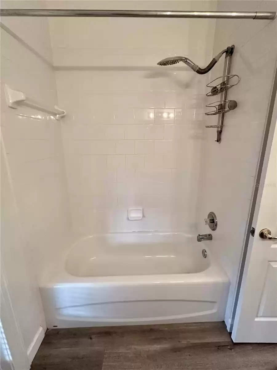 Spare bathroom tub/shower