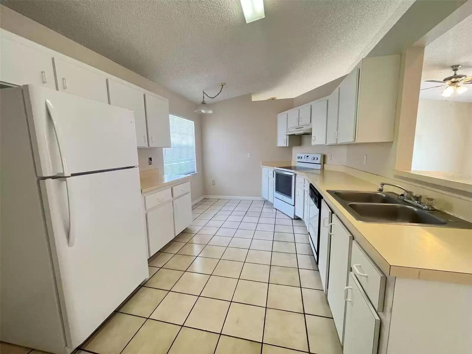 667 BASINGSTOKE COURT, KISSIMMEE, Florida 34758, 3 Bedrooms Bedrooms, ,2 BathroomsBathrooms,Residential Lease,For Rent,BASINGSTOKE,MFRS5106549