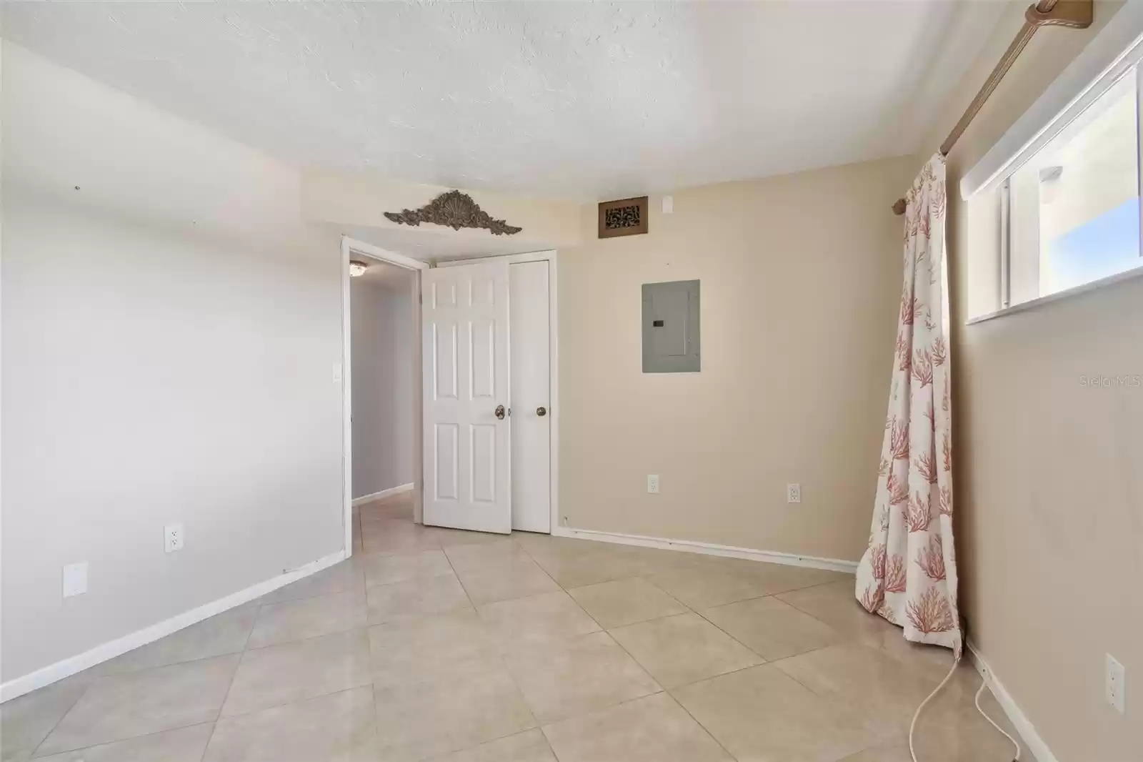 4575 COVE CIR, SAINT PETERSBURG, Florida 33708, 2 Bedrooms Bedrooms, ,2 BathroomsBathrooms,Residential Lease,For Rent,COVE CIR,MFRU8246088