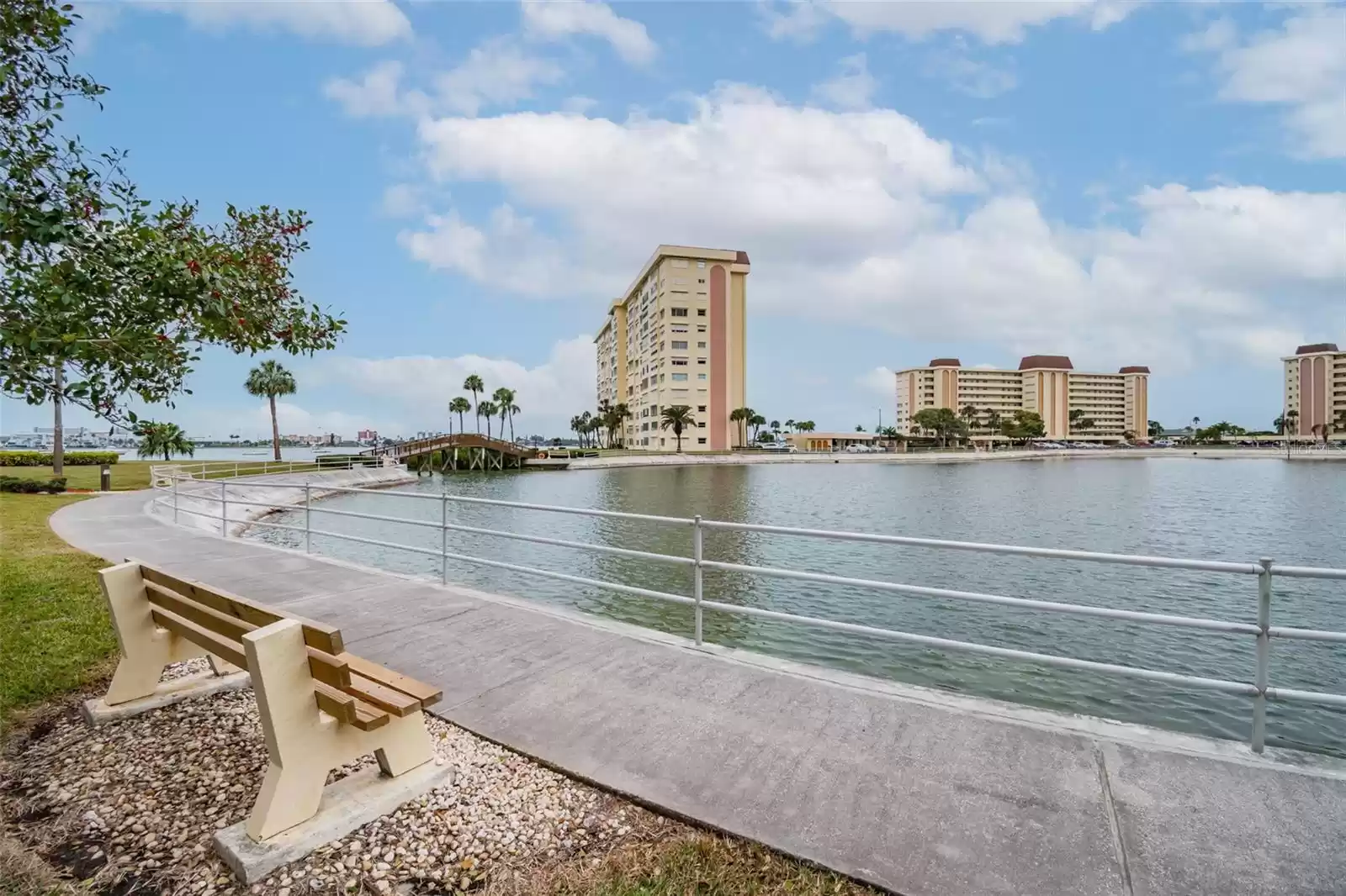 4575 COVE CIR, SAINT PETERSBURG, Florida 33708, 2 Bedrooms Bedrooms, ,2 BathroomsBathrooms,Residential Lease,For Rent,COVE CIR,MFRU8246088