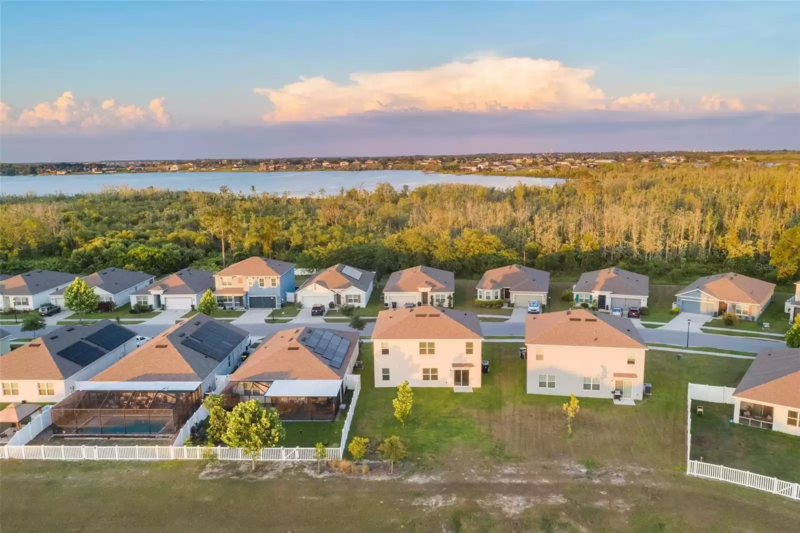 324 SUMMERSHORE DRIVE, AUBURNDALE, Florida 33823, 5 Bedrooms Bedrooms, ,3 BathroomsBathrooms,Residential,For Sale,SUMMERSHORE,MFRT3533057