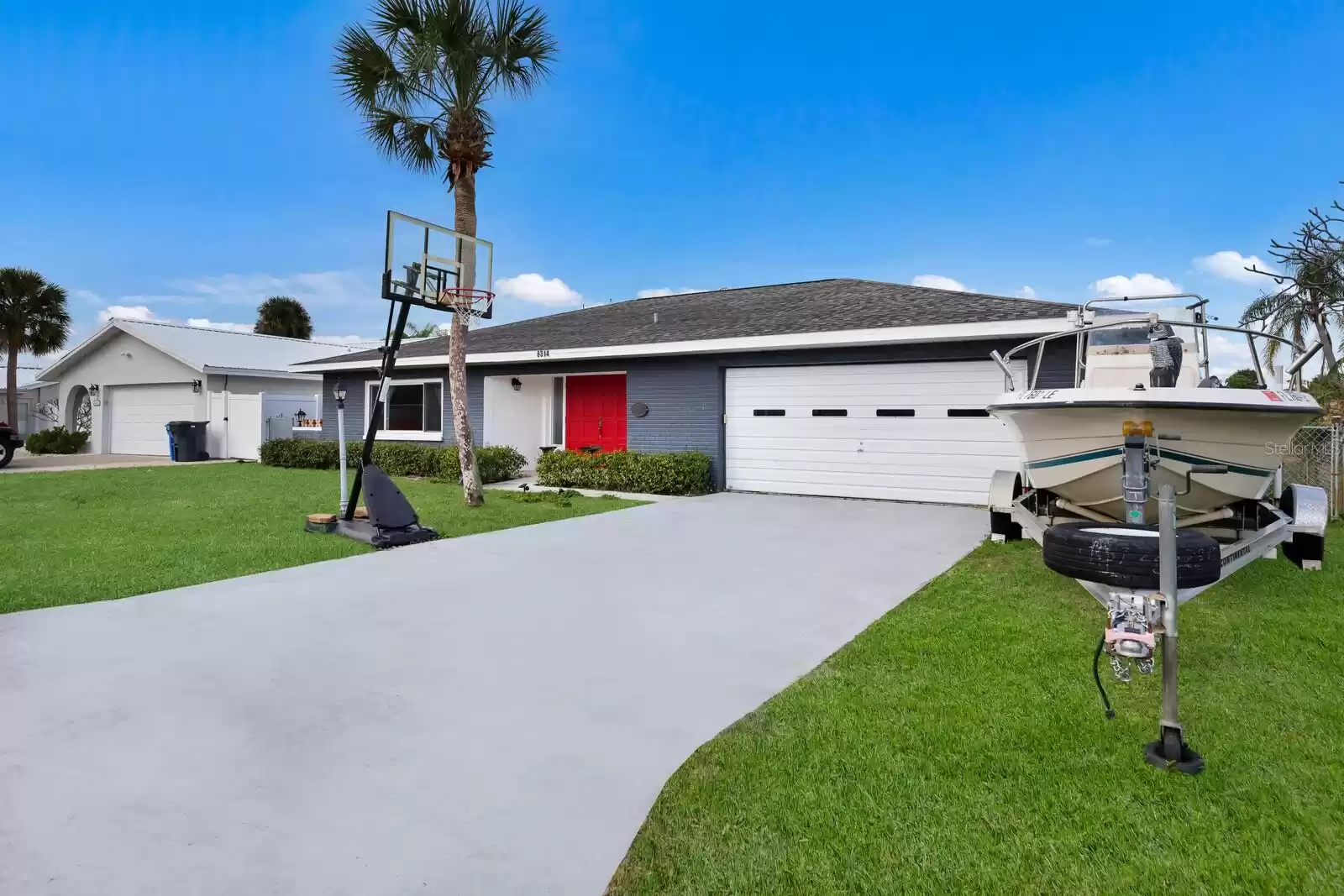 6314 WISTERIA LANE, APOLLO BEACH, Florida 33572, 3 Bedrooms Bedrooms, ,2 BathroomsBathrooms,Residential,For Sale,WISTERIA,MFRA4596577