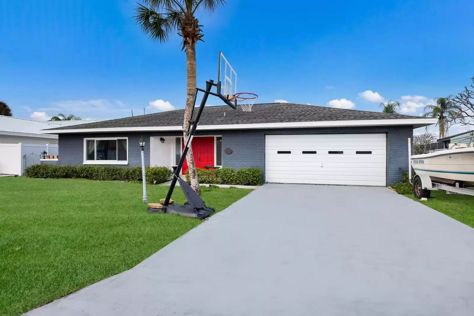 6314 WISTERIA LANE, APOLLO BEACH, Florida 33572, 3 Bedrooms Bedrooms, ,2 BathroomsBathrooms,Residential,For Sale,WISTERIA,MFRA4596577