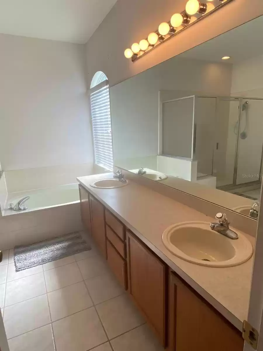 14020 SANIBEL ISLE DRIVE, ORLANDO, Florida 32824, 5 Bedrooms Bedrooms, ,3 BathroomsBathrooms,Residential,For Sale,SANIBEL ISLE,MFRO6213429