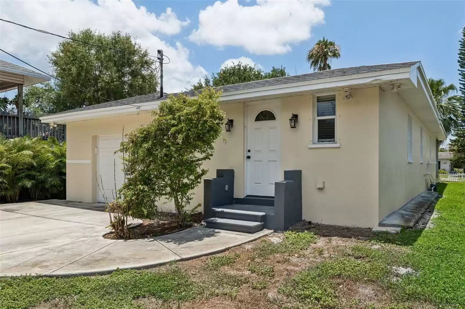 1625 21ST AVENUE, SAINT PETERSBURG, Florida 33713, 3 Bedrooms Bedrooms, ,2 BathroomsBathrooms,Residential,For Sale,21ST,MFRU8245661