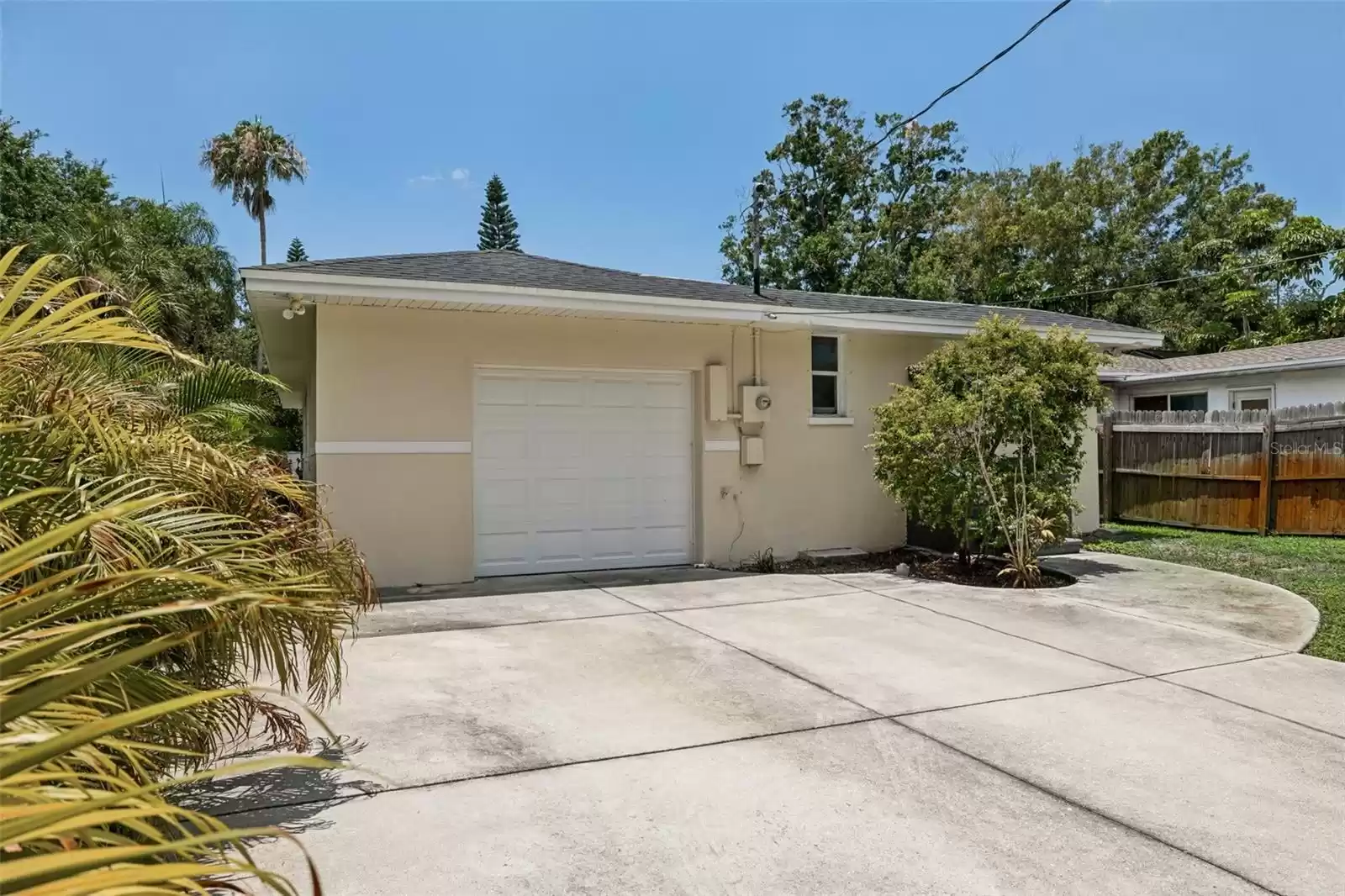 1625 21ST AVENUE, SAINT PETERSBURG, Florida 33713, 3 Bedrooms Bedrooms, ,2 BathroomsBathrooms,Residential,For Sale,21ST,MFRU8245661