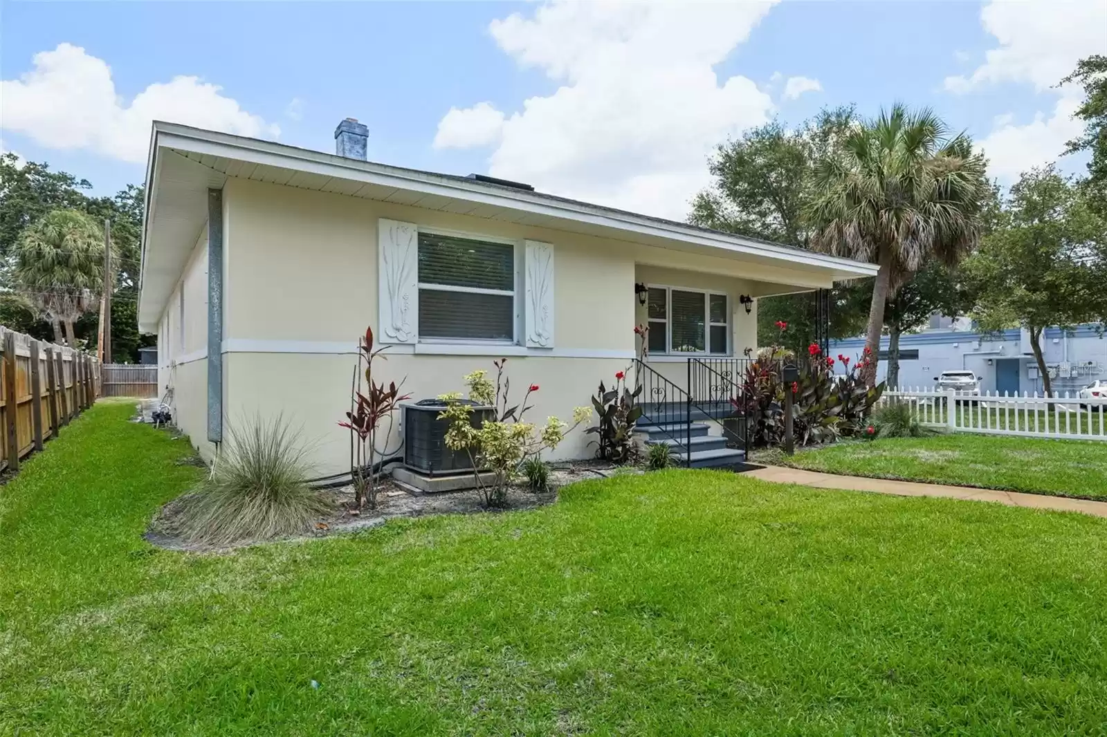 1625 21ST AVENUE, SAINT PETERSBURG, Florida 33713, 3 Bedrooms Bedrooms, ,2 BathroomsBathrooms,Residential,For Sale,21ST,MFRU8245661