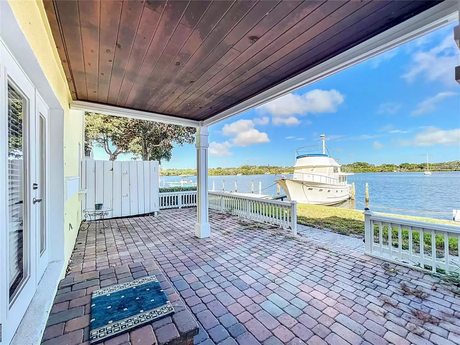 115 POMPANO DRIVE, SAINT PETERSBURG, Florida 33705, 2 Bedrooms Bedrooms, ,2 BathroomsBathrooms,Residential,For Sale,POMPANO,MFRU8246362