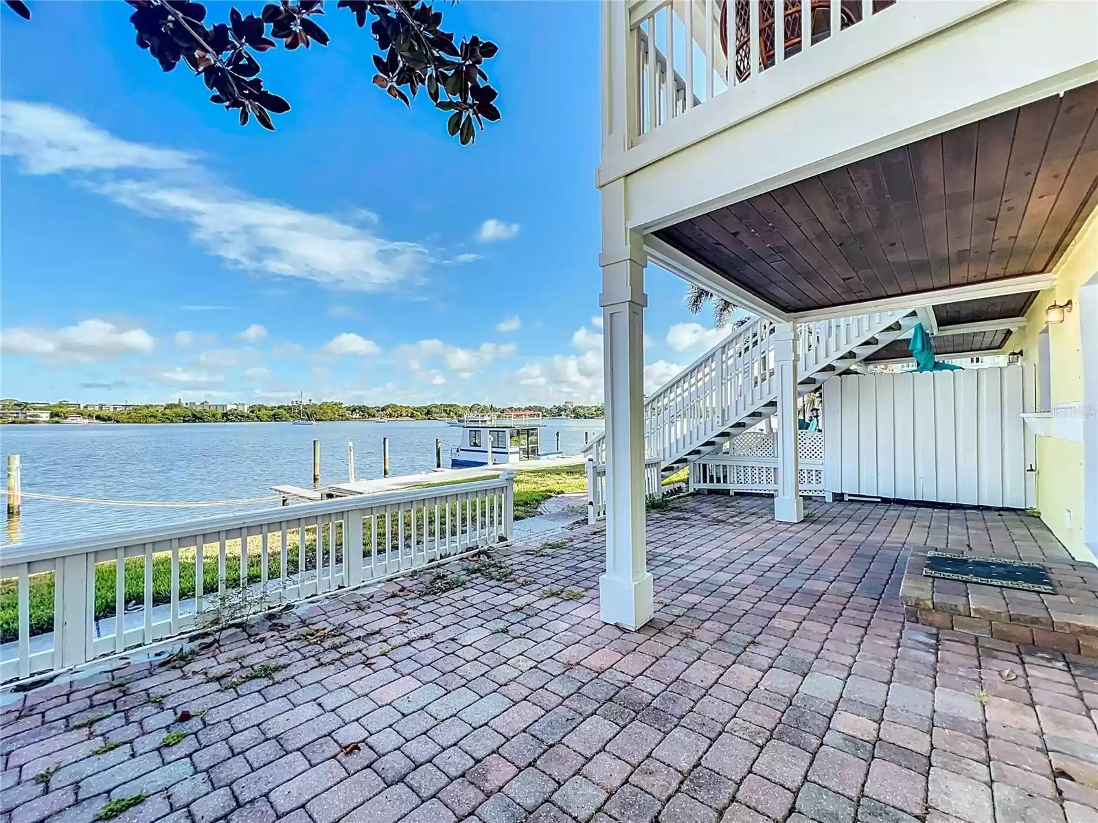 115 POMPANO DRIVE, SAINT PETERSBURG, Florida 33705, 2 Bedrooms Bedrooms, ,2 BathroomsBathrooms,Residential,For Sale,POMPANO,MFRU8246362