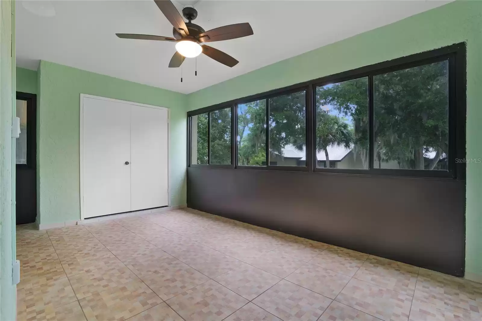 8 ESCONDIDO CIRCLE, ALTAMONTE SPRINGS, Florida 32701, 2 Bedrooms Bedrooms, ,2 BathroomsBathrooms,Residential,For Sale,ESCONDIDO,MFRO6213897