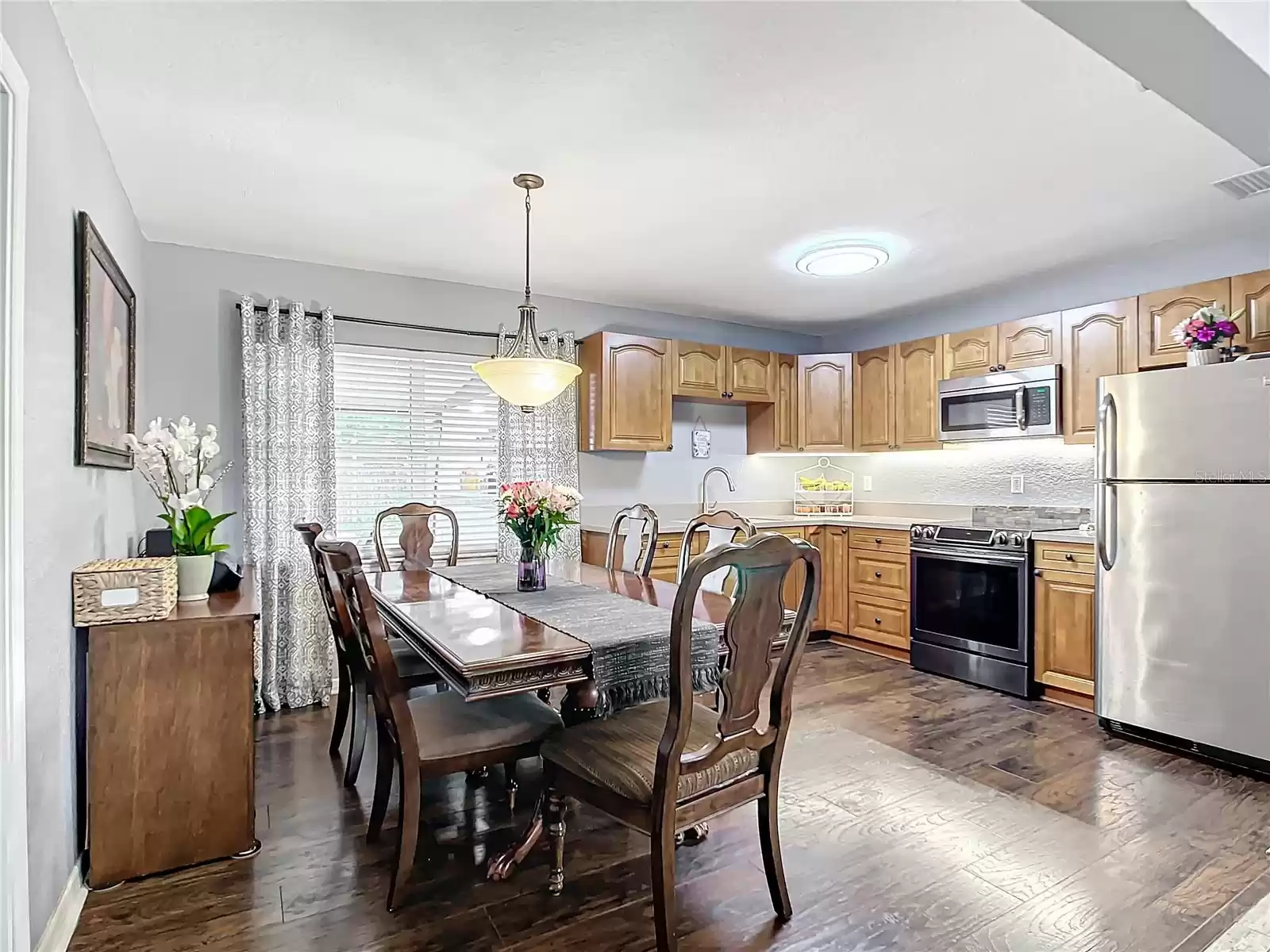 Dining room/kitchen view