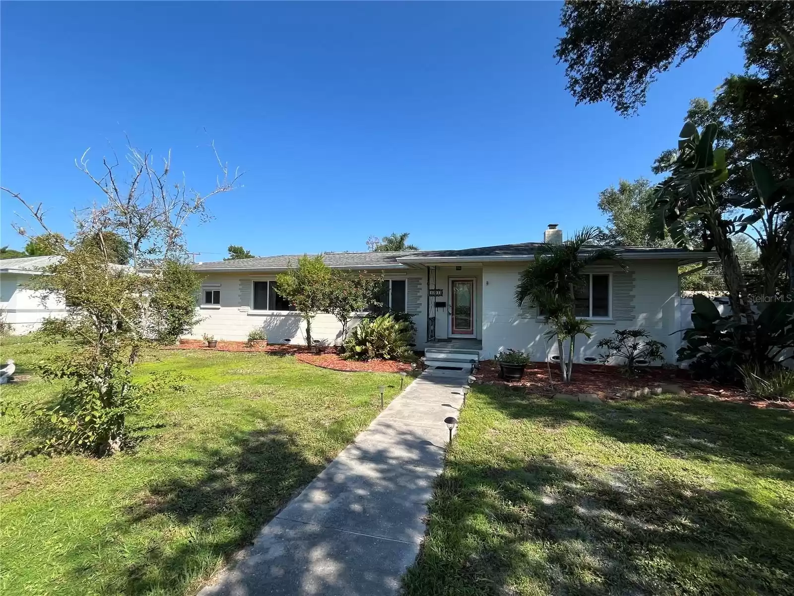 6223 3RD AVENUE, SAINT PETERSBURG, Florida 33710, 4 Bedrooms Bedrooms, ,2 BathroomsBathrooms,Residential,For Sale,3RD,MFRU8244359