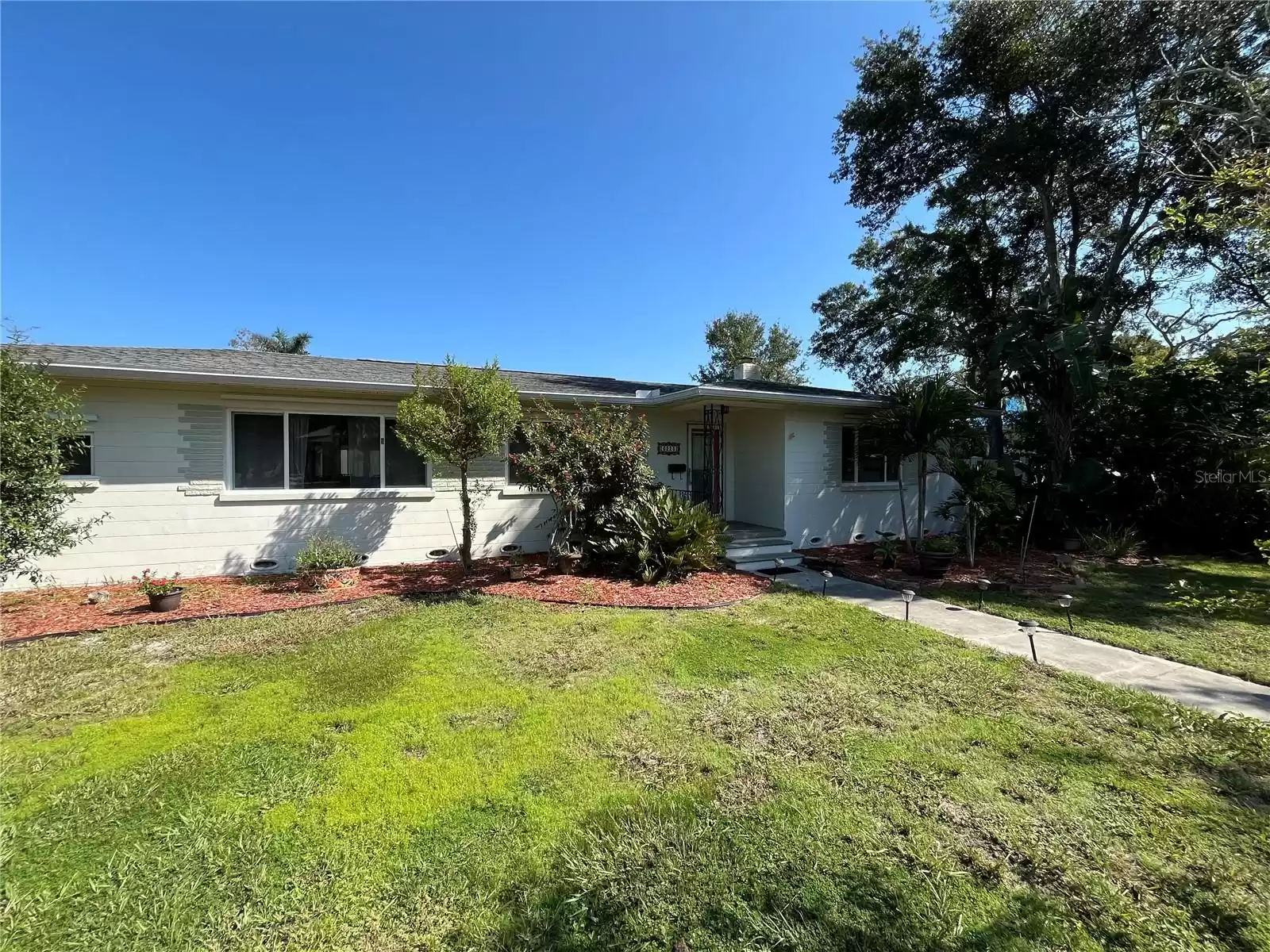 6223 3RD AVENUE, SAINT PETERSBURG, Florida 33710, 4 Bedrooms Bedrooms, ,2 BathroomsBathrooms,Residential,For Sale,3RD,MFRU8244359