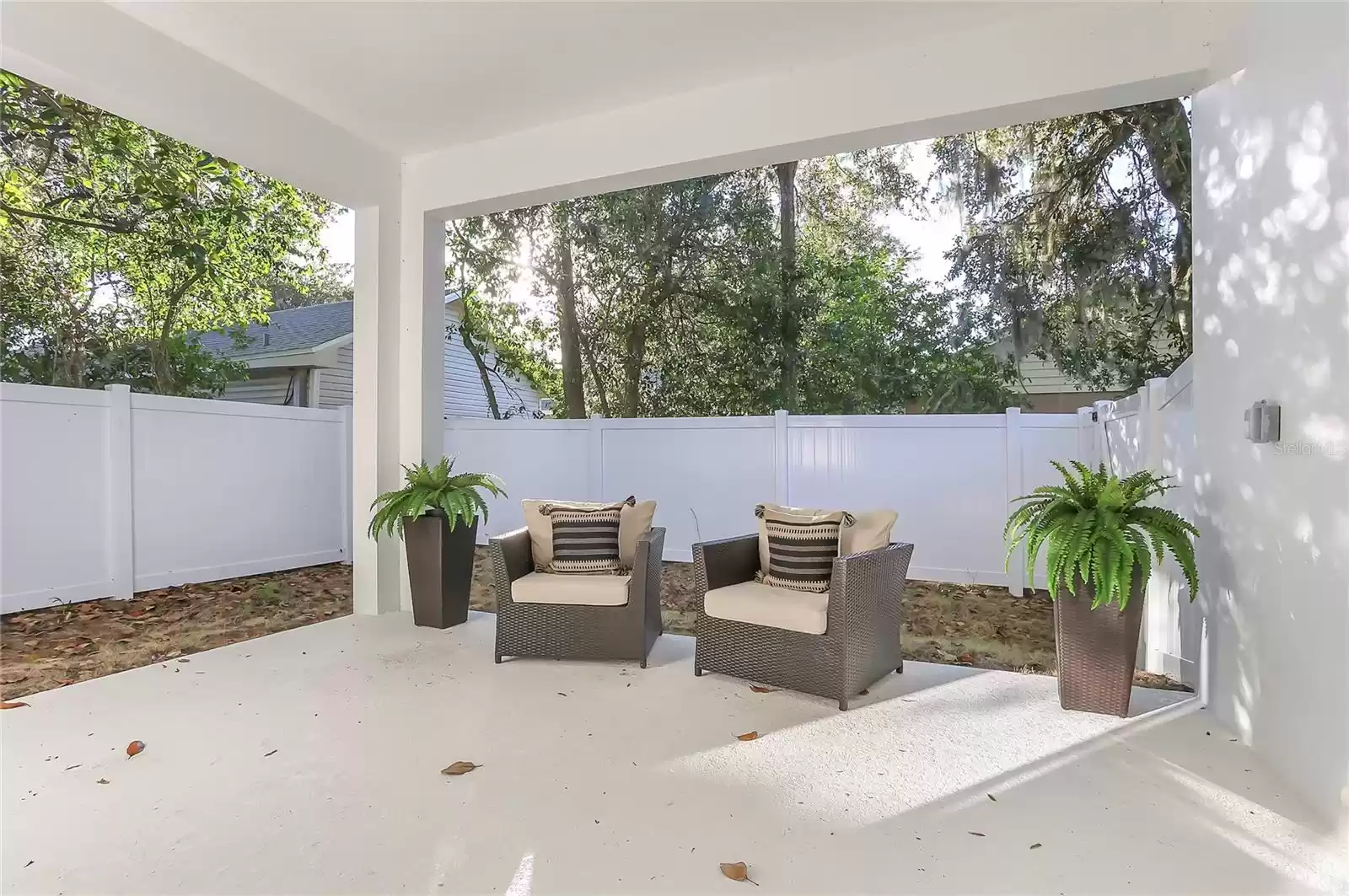 858 DOUGLAS AVENUE, WINTER PARK, Florida 32789, 4 Bedrooms Bedrooms, ,3 BathroomsBathrooms,Residential,For Sale,DOUGLAS,MFRV4936864